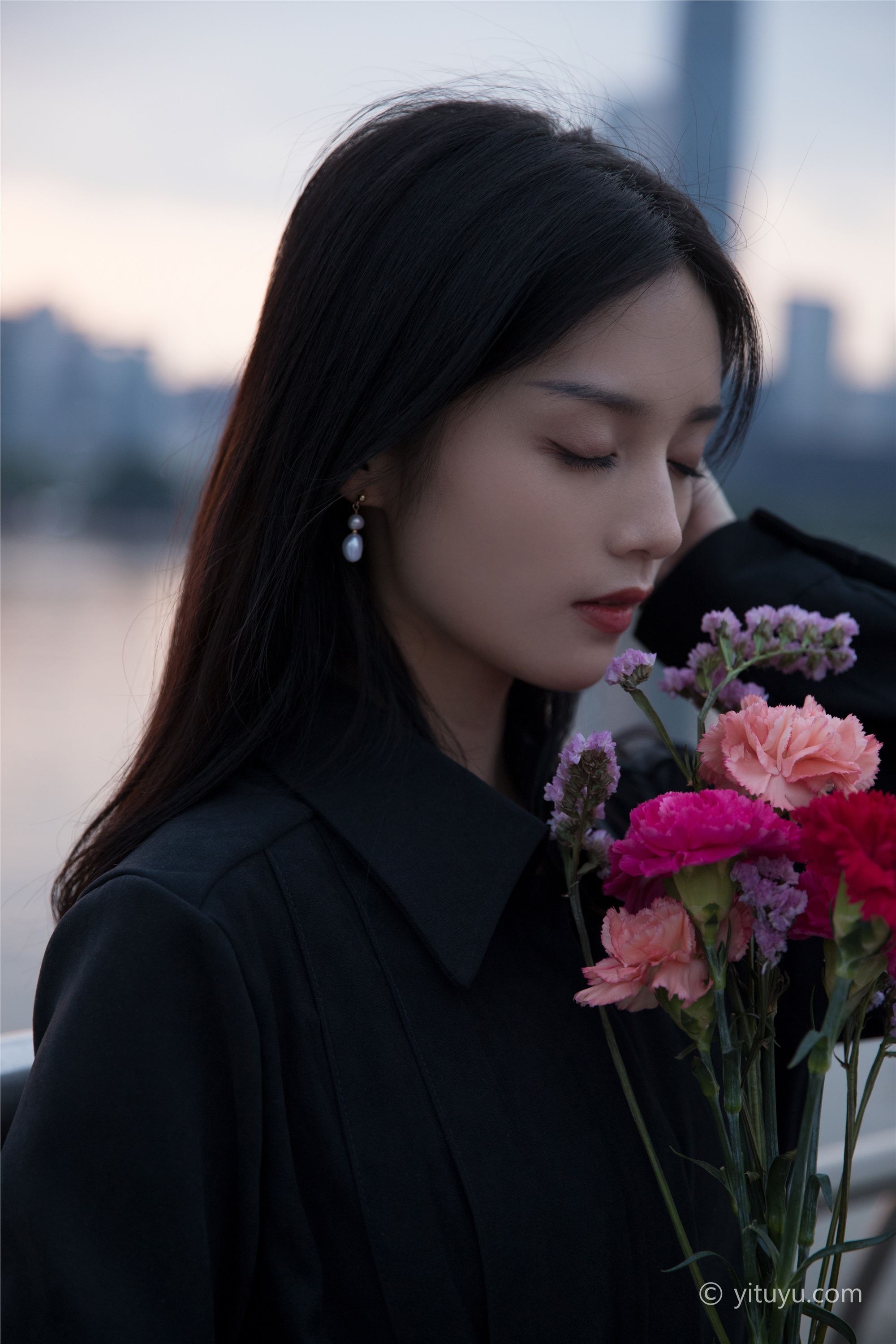 YITUYU艺图语  2021.06.16 晚风 雨文